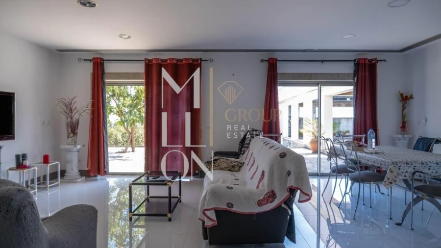 Moradia T5 para Venda em Eiriz Foto 4