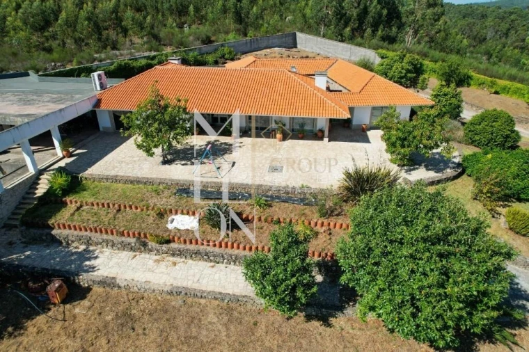 Moradia T5 para Venda em Eiriz Foto 29