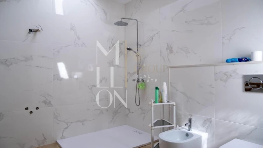 Moradia T5 para Venda em Eiriz Foto 9