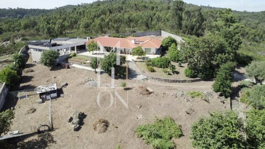 Moradia T5 para Venda em Eiriz Foto 1