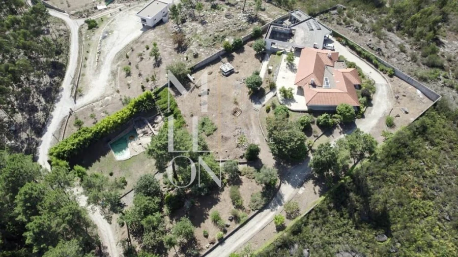 Moradia T5 para Venda em Eiriz Foto 52