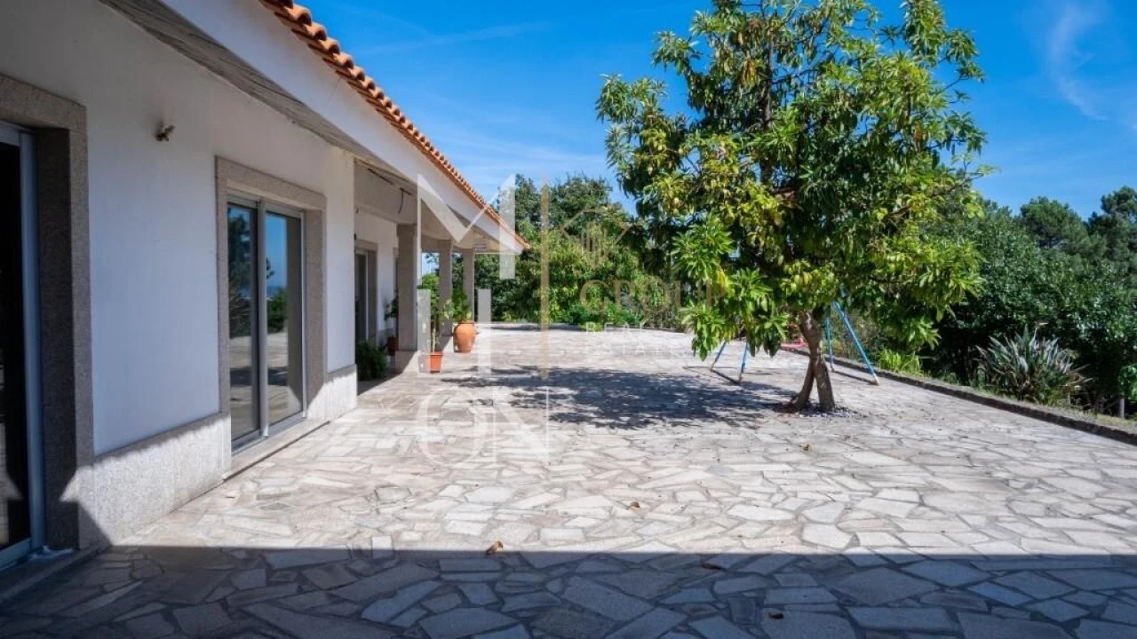 Moradia T5 para Venda em Eiriz Foto 32