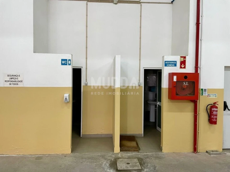 Armazém para Arrendamento em São João de Ver Foto 9
