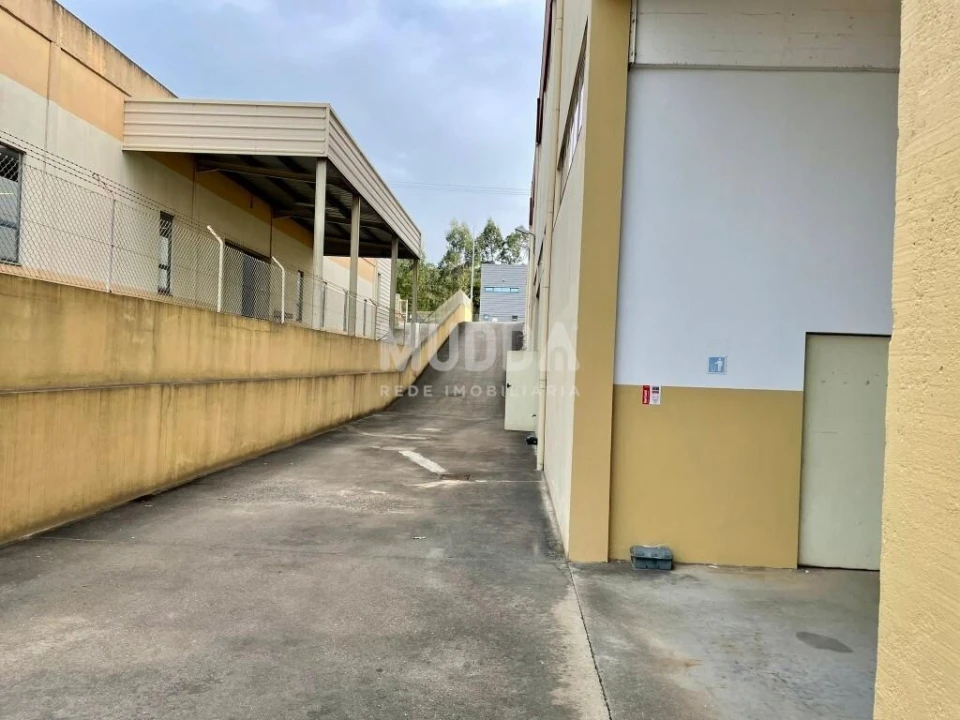 Armazém para Arrendamento em São João de Ver Foto 2