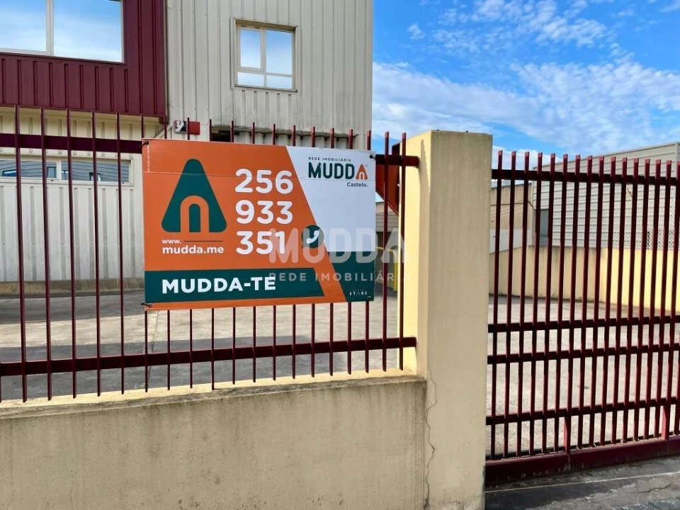 Armazém para Arrendamento em São João de Ver Foto 1