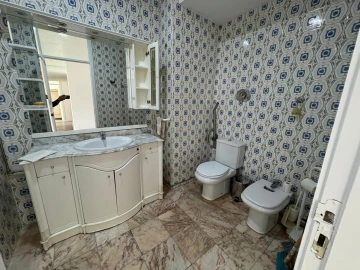 Quarto para Arrendamento em Creixomil