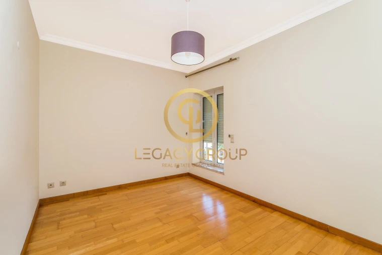 Apartamento T3 para Venda em Quarteira Foto 14