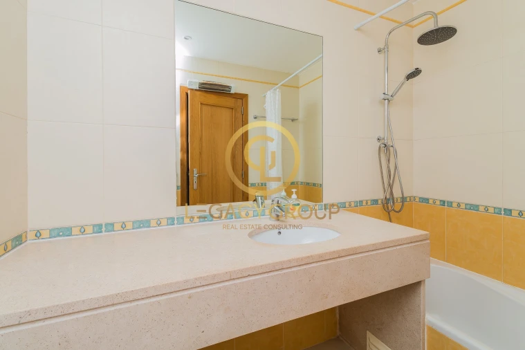 Apartamento T3 para Venda em Quarteira Foto 13