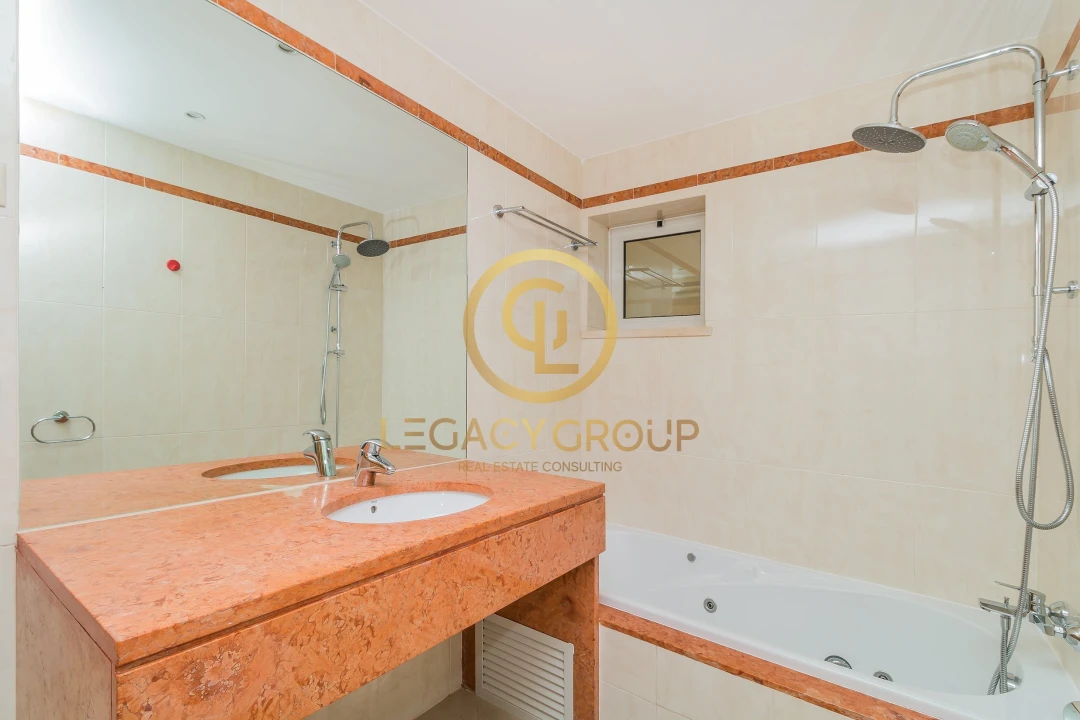 Apartamento T3 para Venda em Quarteira Foto 16