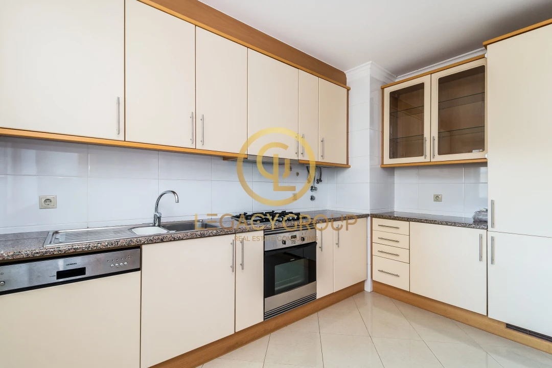 Apartamento T3 para Venda em Quarteira Foto 5