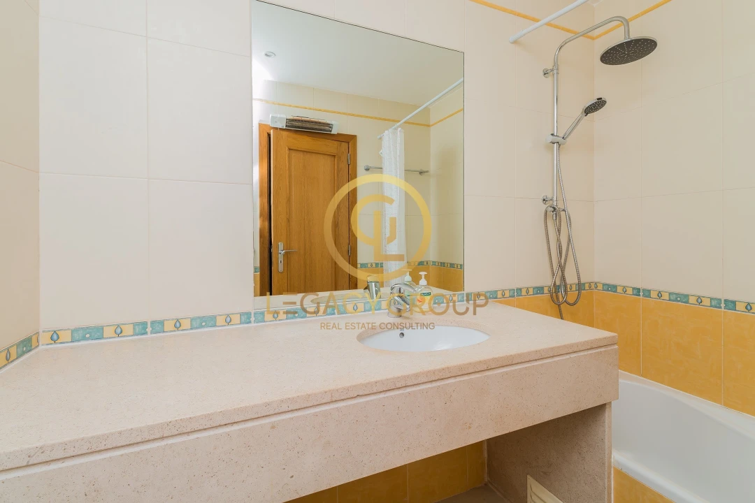 Apartamento T3 para Venda em Quarteira Foto 13