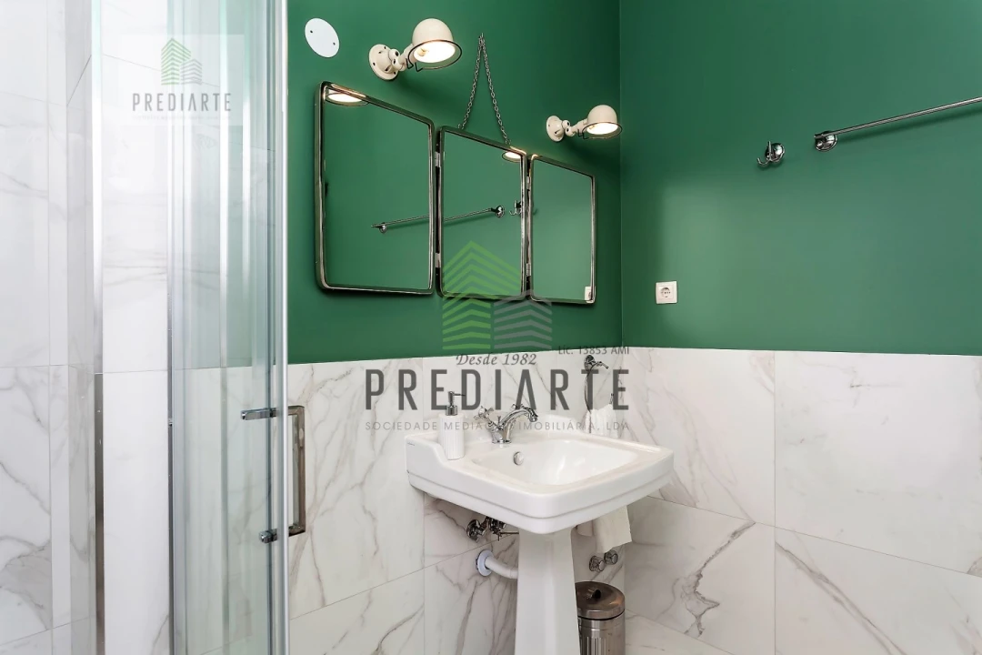 Quinta T6 para Venda em Oliveira do Douro Foto 18