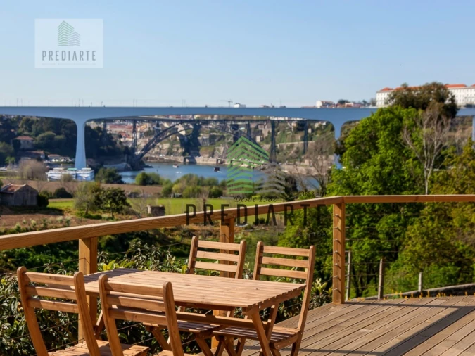 Quinta T6 para Venda em Oliveira do Douro Foto 2