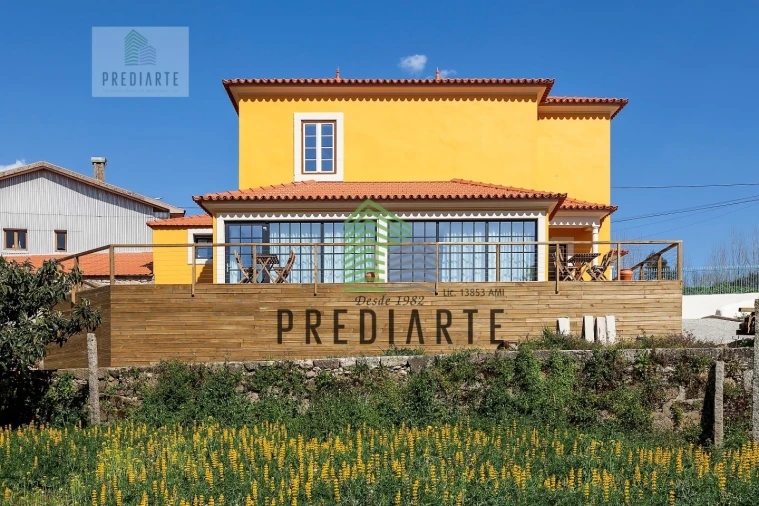 Quinta T6 para Venda em Oliveira do Douro Foto 3