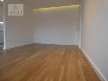 Apartamento T3 para Venda em Cedofeita, Santo Ildefonso, Sé, Miragaia, São Nicolau e Vitória