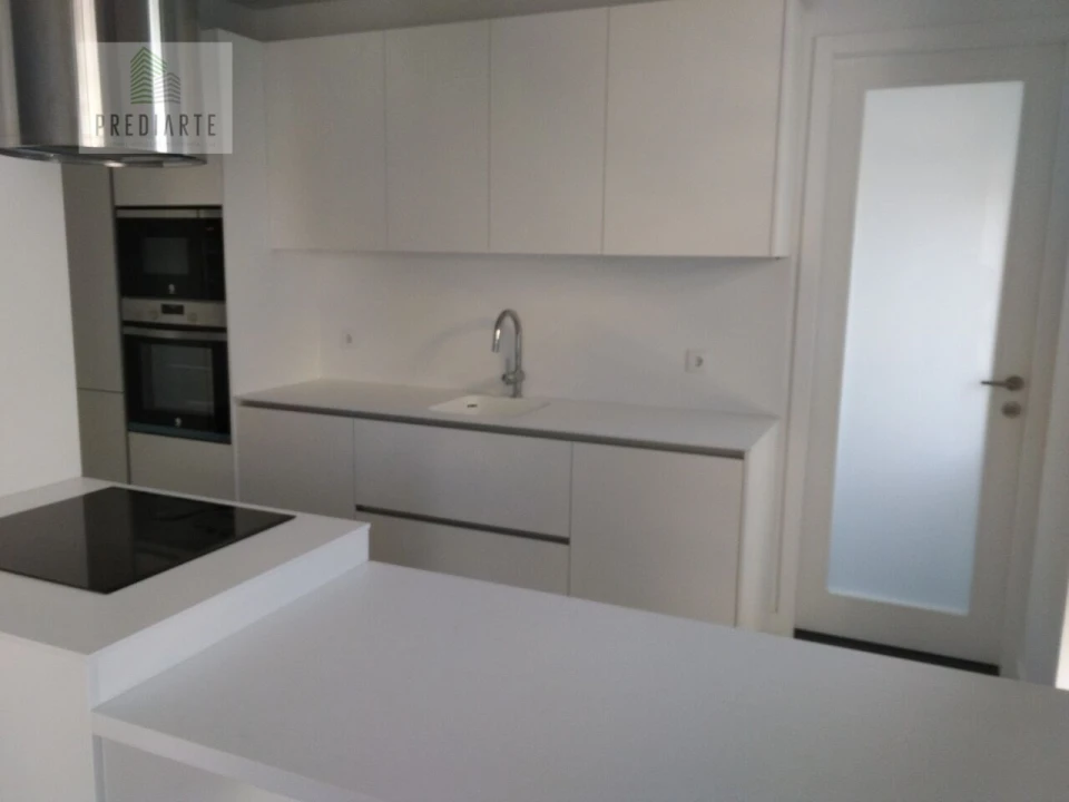 Apartamento T4 para Venda em Cedofeita, Santo Ildefonso, Sé, Miragaia, São Nicolau e Vitória Foto 4