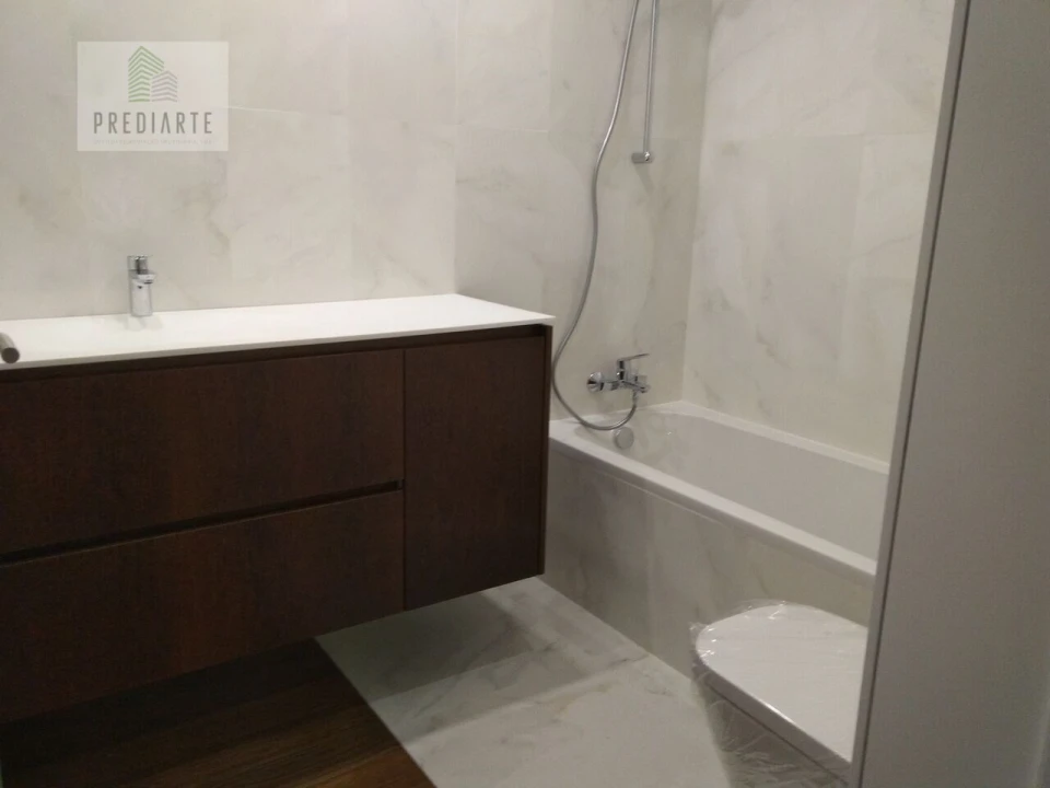 Apartamento T4 para Venda em Cedofeita, Santo Ildefonso, Sé, Miragaia, São Nicolau e Vitória Foto 13