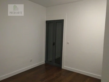 Apartamento T4 para Venda em Cedofeita, Santo Ildefonso, Sé, Miragaia, São Nicolau e Vitória