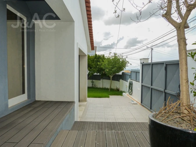 Moradia T3 para Venda em Santa Maria e São Miguel, São Martinho, São Pedro Penaferrim Foto 22