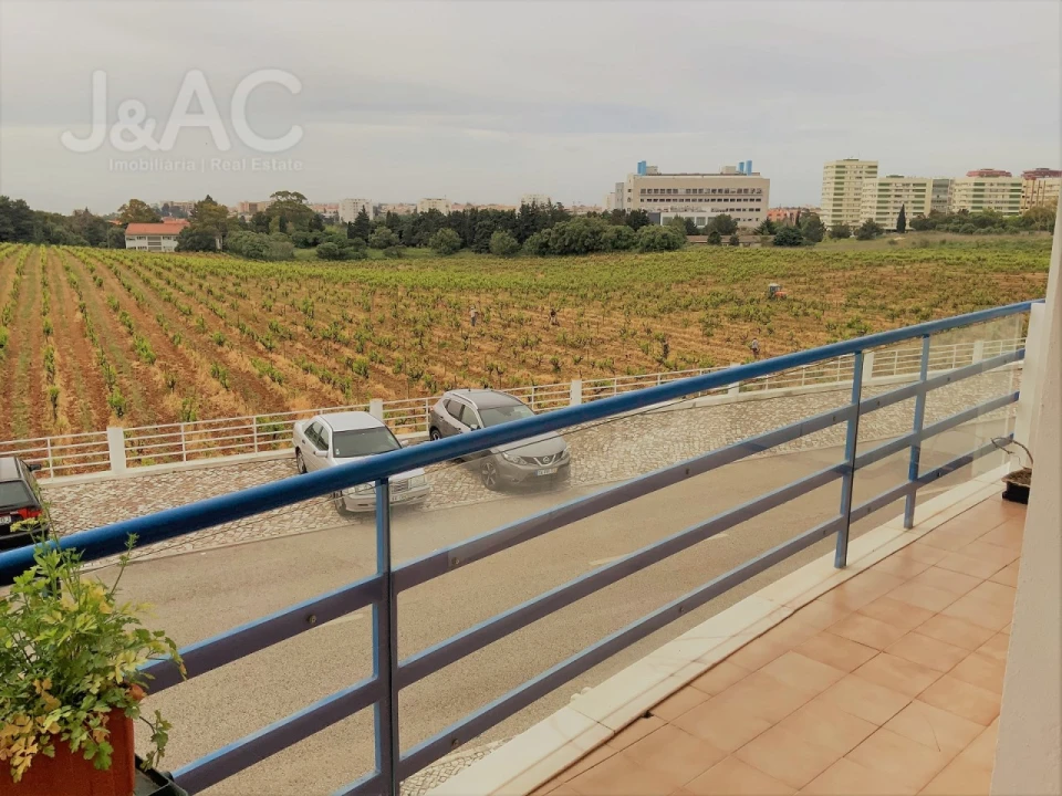 Apartamento T3 para Arrendamento em Oeiras e São Julião da Barra, Paço de Arcos e Caxias Foto 2