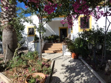 Moradia T4 para Venda em Albufeira e Olhos de Água