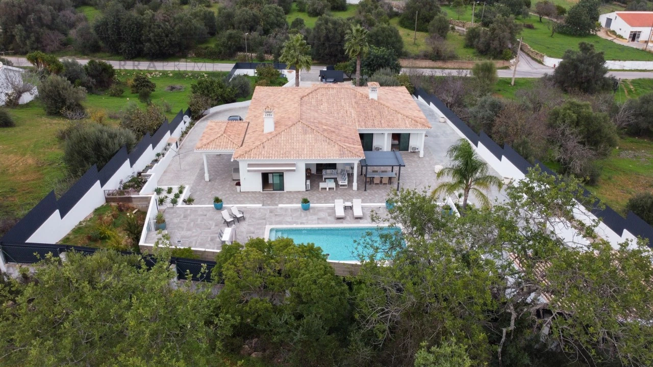 Moradia T5 para Venda em Boliqueime Foto 1