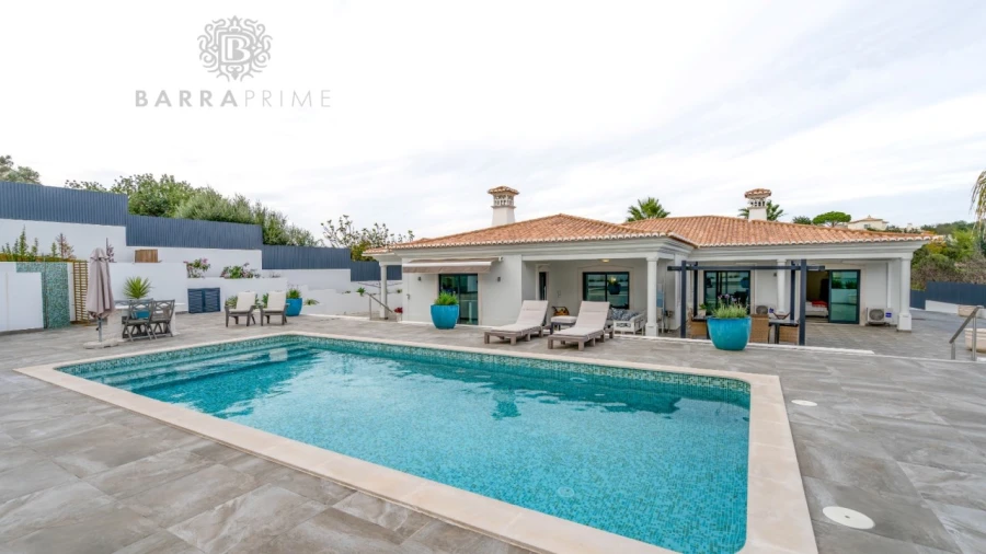 Moradia T5 para Venda em Boliqueime Foto 3