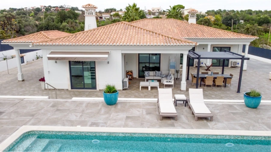 Moradia T5 para Venda em Boliqueime Foto 4