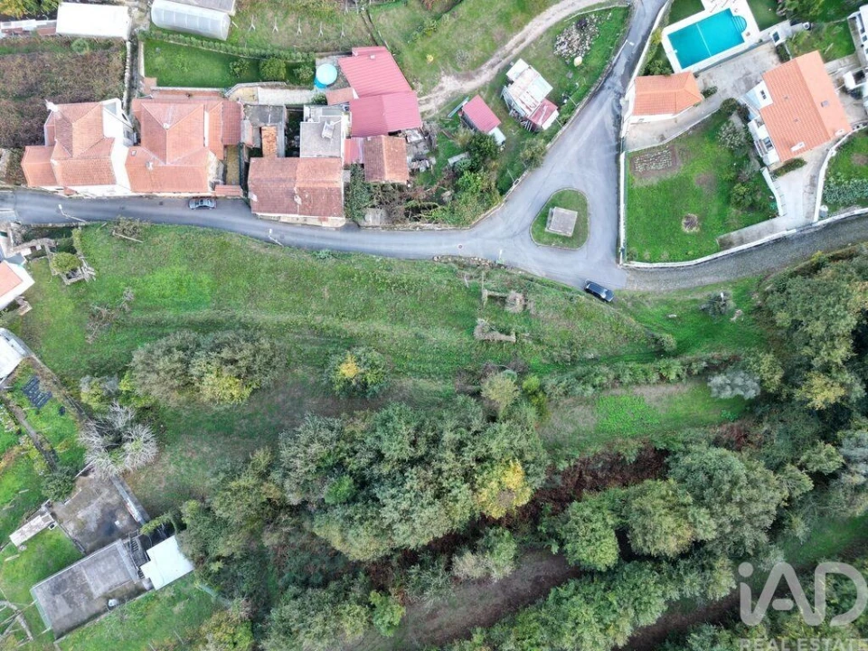 Terreno para Venda em Gondarem Foto 2