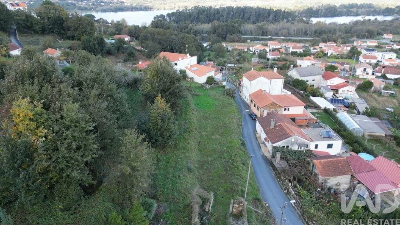 Terreno para Venda em Gondarem Foto 4