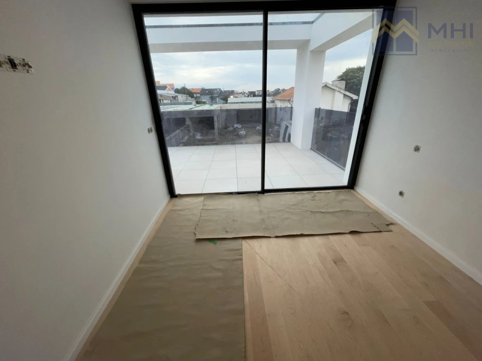 Moradia T4 para Venda em Canidelo Foto 38