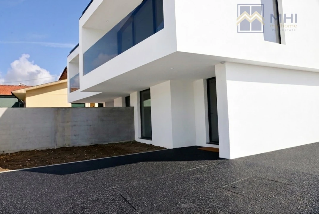 Moradia T4 para Venda em Canidelo Foto 86
