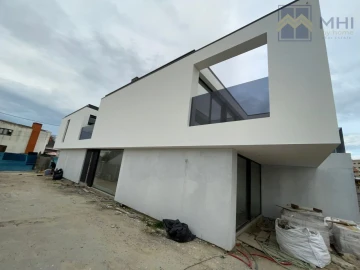 Moradia T4 para Venda em Canidelo