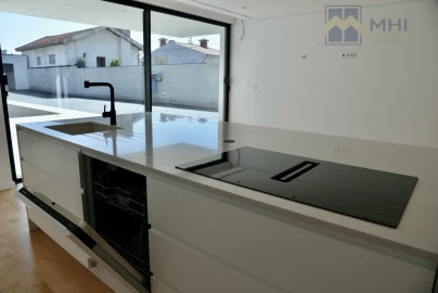 Moradia T4 para Venda em Canidelo