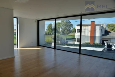 Moradia T4 para Venda em Canidelo