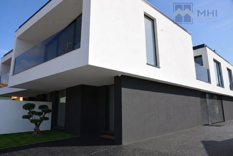 Moradia T4 para Venda em Canidelo Foto 2