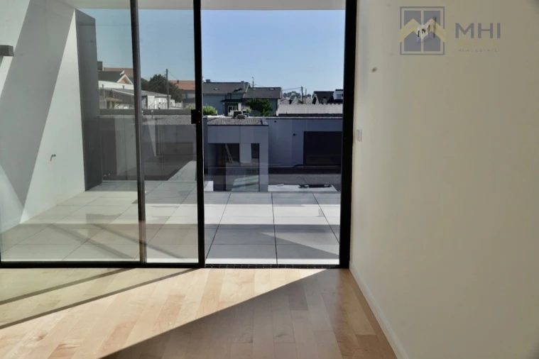 Moradia T4 para Venda em Canidelo Foto 52