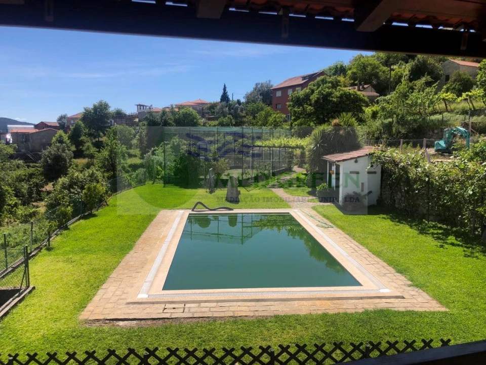 Moradia T3 para Venda em Couto de Esteves Foto 10