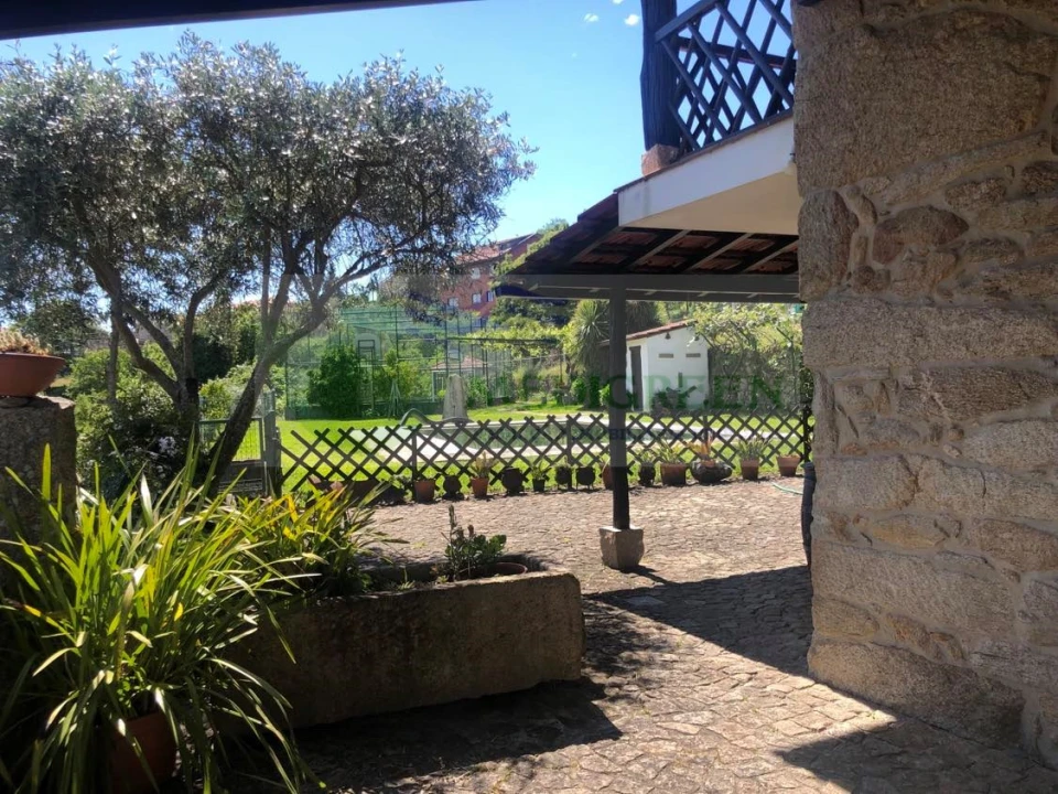 Moradia T3 para Venda em Couto de Esteves Foto 4