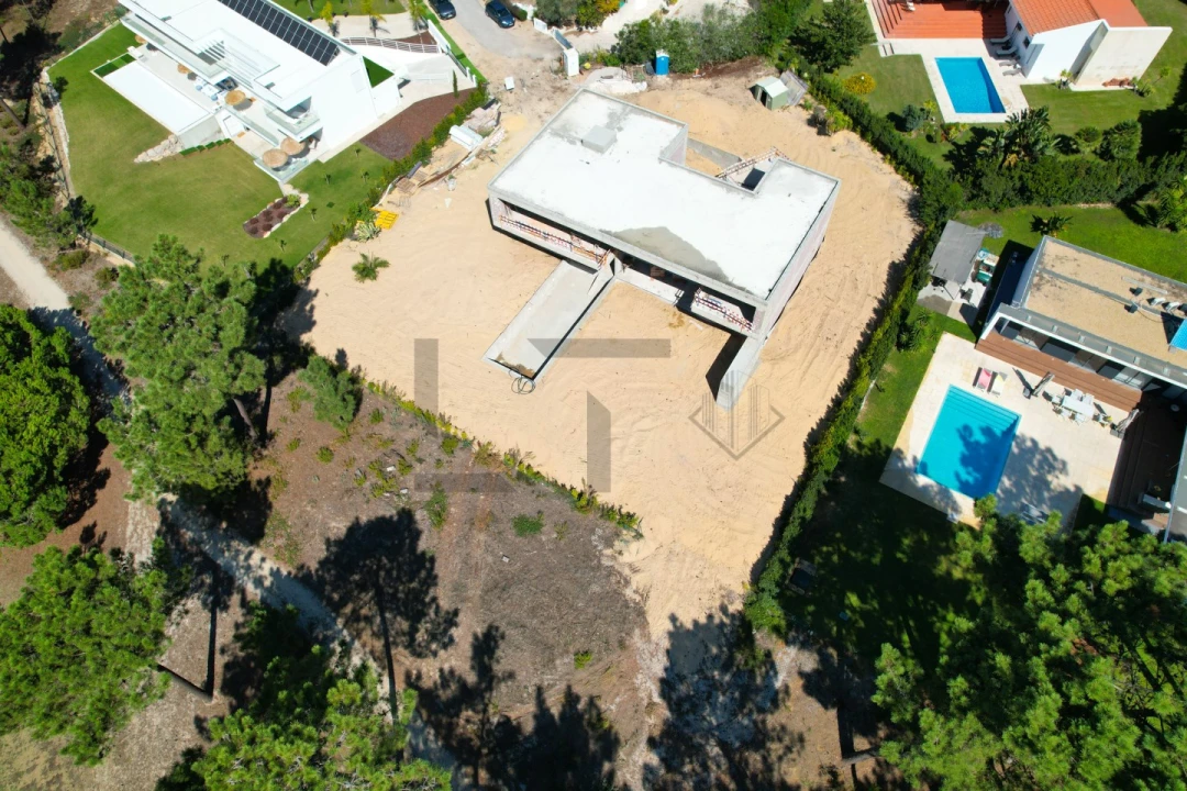 Moradia T5 para Venda em Charneca de Caparica e Sobreda Foto 12