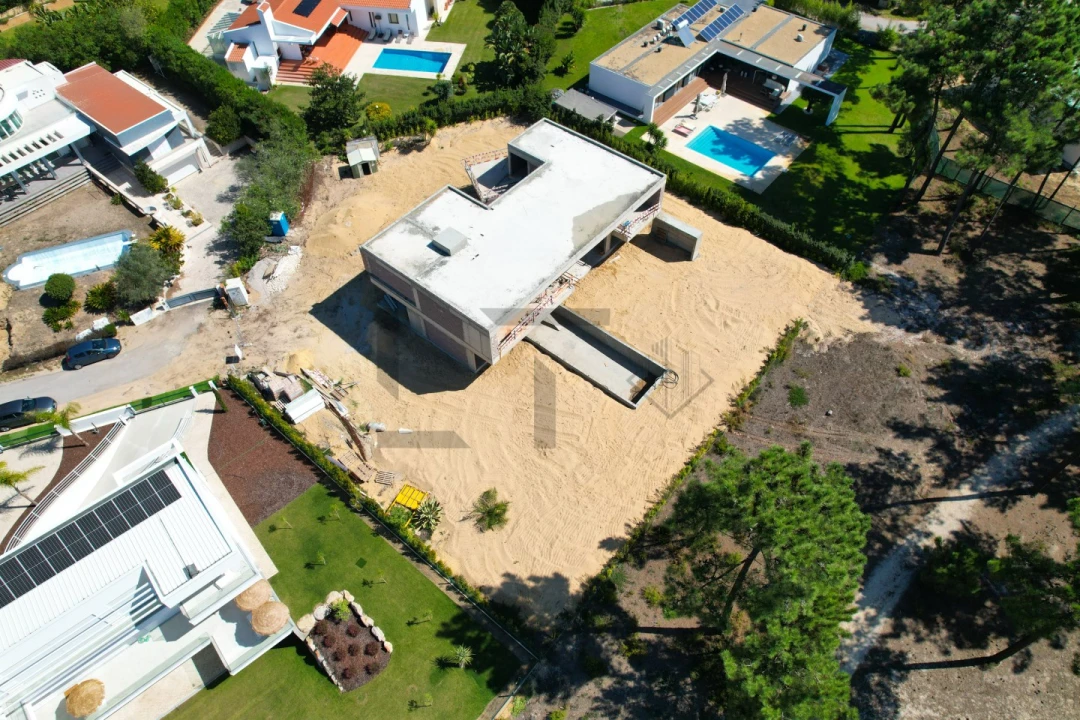 Moradia T5 para Venda em Charneca de Caparica e Sobreda Foto 14