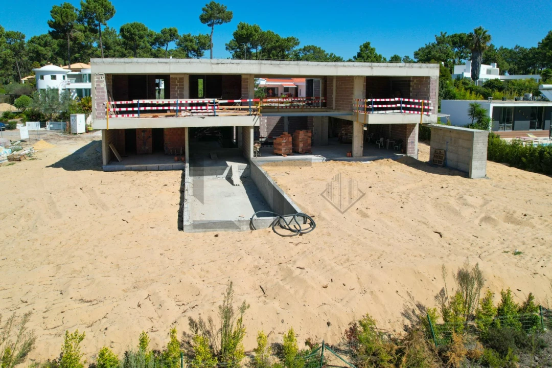 Moradia T5 para Venda em Charneca de Caparica e Sobreda Foto 16