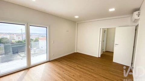 Moradia T4 para Venda em Ericeira