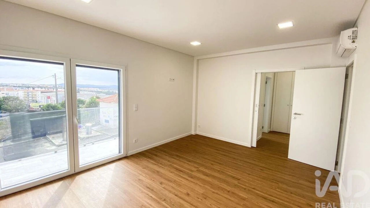 Moradia T4 para Venda em Ericeira Foto 16