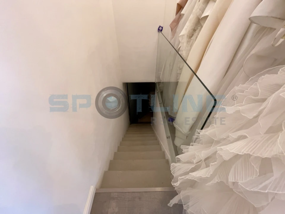 Loja para Arrendamento em Alvalade Foto 8