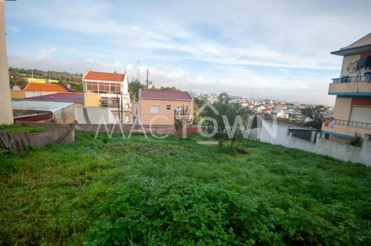 Terreno para Venda em Santa Iria de Azoia, São João da Talha e Bobadela Foto 1