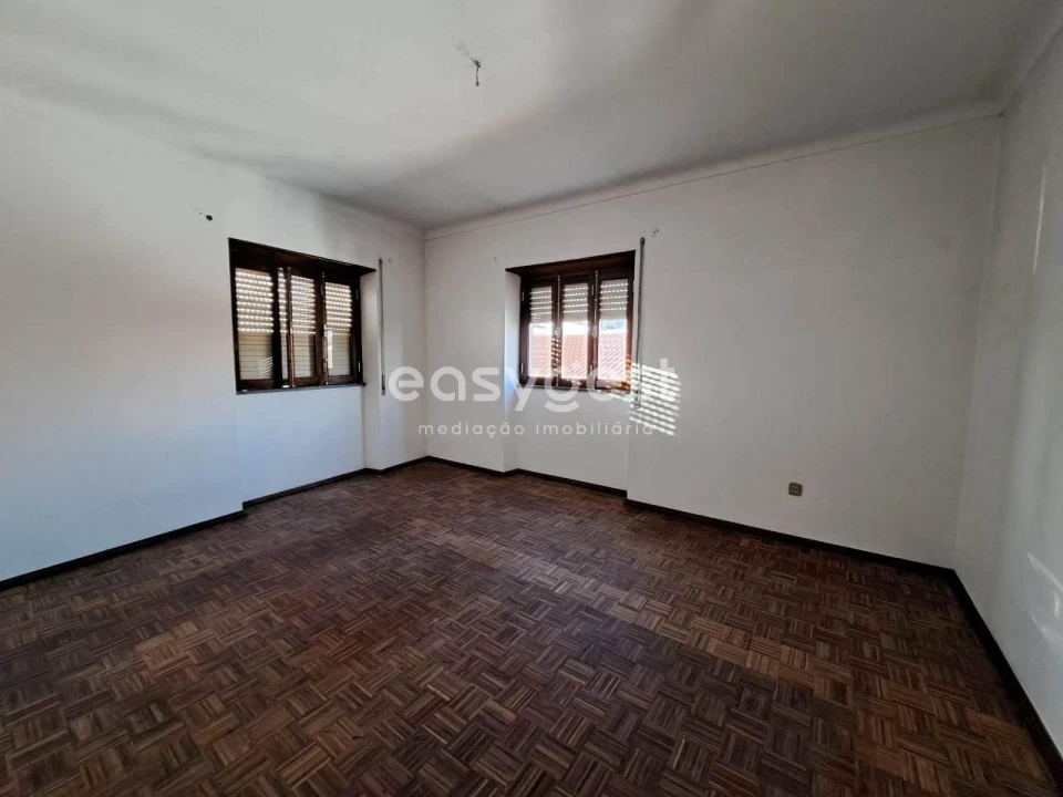 Moradia T4 para Venda em Vila Nova da Baronia Foto 3