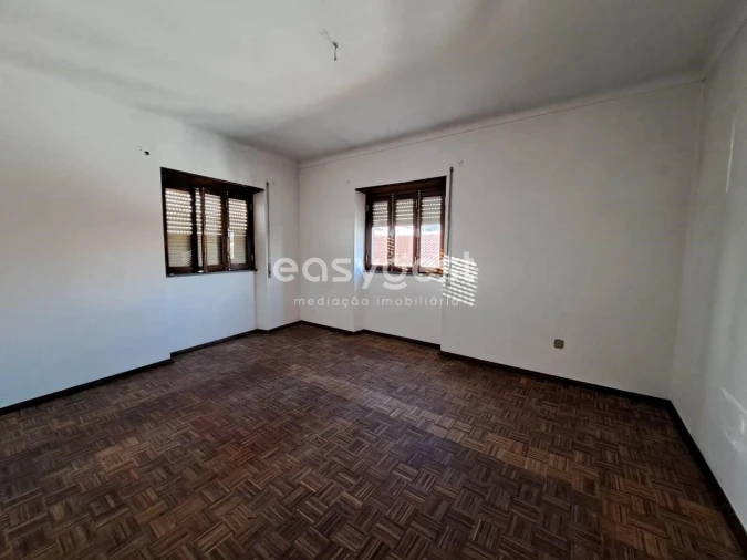 Moradia T4 para Venda em Vila Nova da Baronia Foto 3