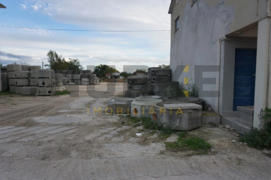 Armazém para Venda em Sé Nova, Santa Cruz, Almedina e São Bartolomeu Foto 1