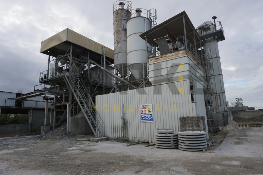 Armazém para Venda em Sé Nova, Santa Cruz, Almedina e São Bartolomeu Foto 3